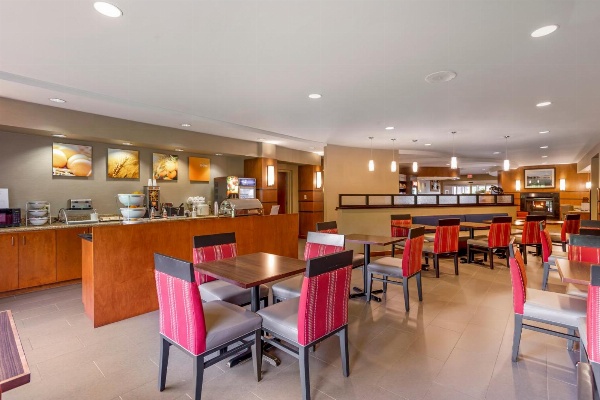 Comfort Suites North image 7