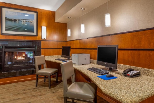 Comfort Suites North image 9